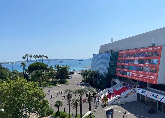 Ref 1943 - Centre - For Rent Cannes